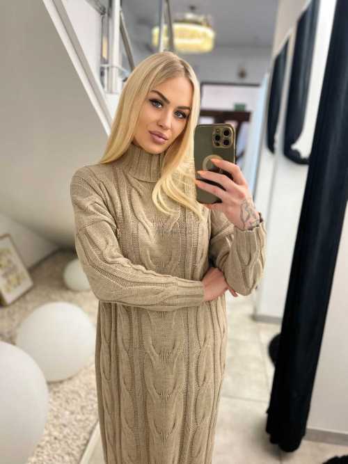 S16 Dłuższy Sweter/Sukienka Warkocz z Broszką Beżowy