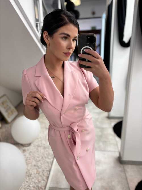 PR801 Elegancka Sukienka na guziki Różowa