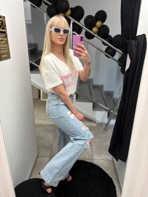 NB295 Spodnie Jeansy Prosta Nogawka Z Dziurami