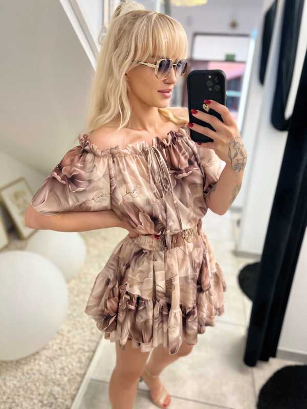 MR825 Kombinezon Hiszpanka Krótki Rękaw Beżowo-Brązowy