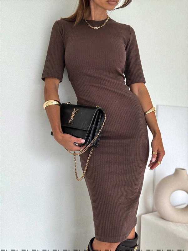 BC610 Sukienka z dzianiny prażek Czekolada