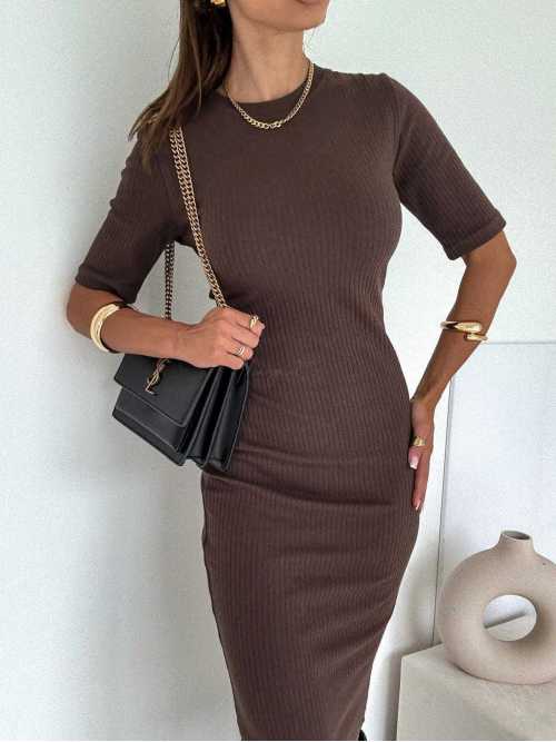 BC610 Sukienka z dzianiny prażek Czekolada