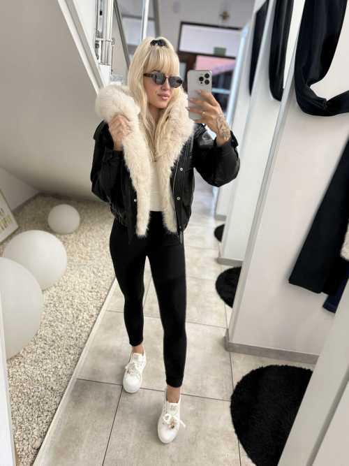 DM689 Kurtka Skórzana z odpinanym Kołnierzem z Futerka Czarna