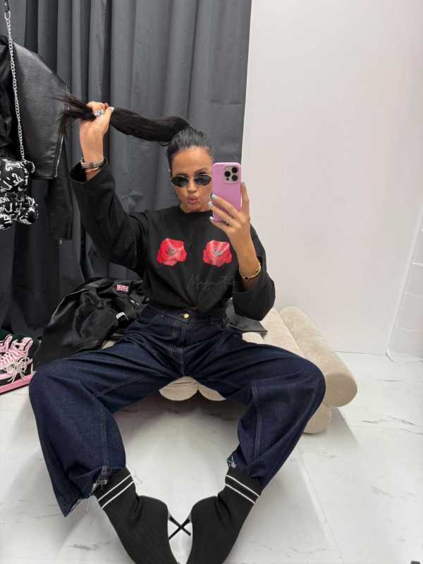 LM942 T-shirt La Milla Długi Rękaw Róże Czarny