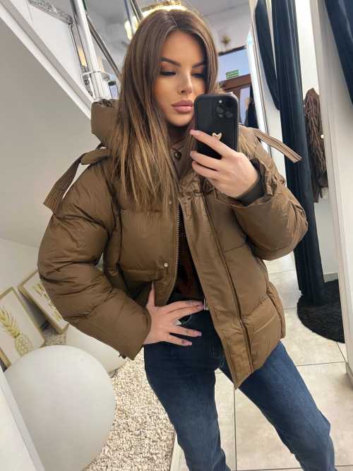 K849 Pikowana Zimowa Kurtka Brązowa z Kapturem