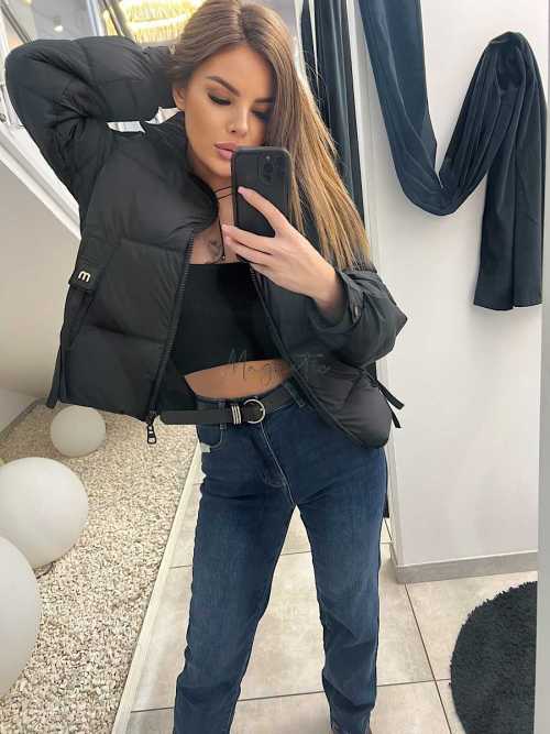 K814 Pikowana Zimowa Kurtka z Kapturem Czarna