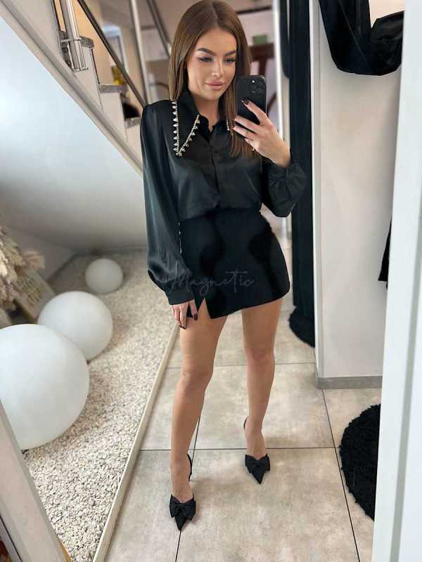 NB081 Elegancka Koszula Satyna Ozdobny Kołnierzyk Czarna