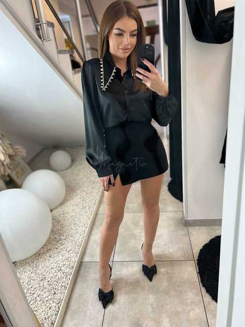 NB081 Elegancka Koszula Satyna Ozdobny Kołnierzyk Czarna