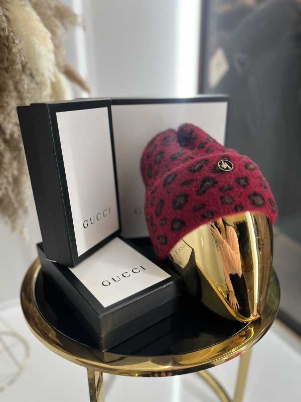 C923 Czapka W Panterkę Bordowa