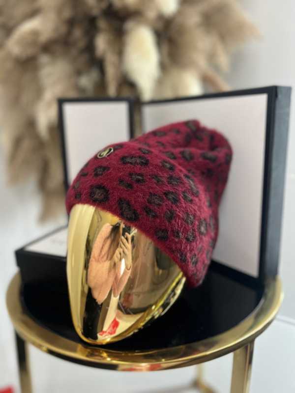 C923 Czapka W Panterkę Bordowa