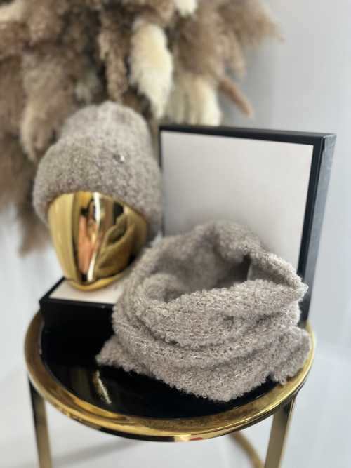 C042 Komplet Czapka + Komin Bucla Beżowy