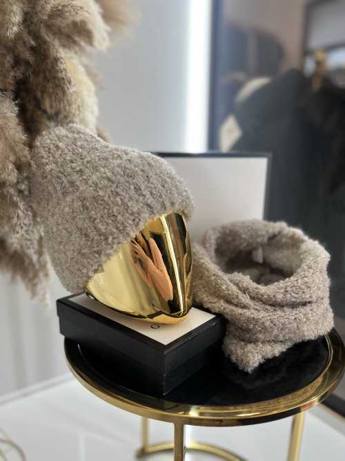 C042 Komplet Czapka + Komin Bucla Beżowy