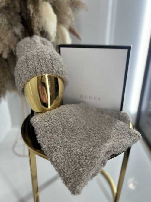 C042 Komplet Czapka + Komin Bucla Beżowy