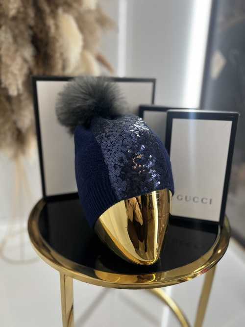 C164 Czapka Damska Grantowa Cekiny Pompon