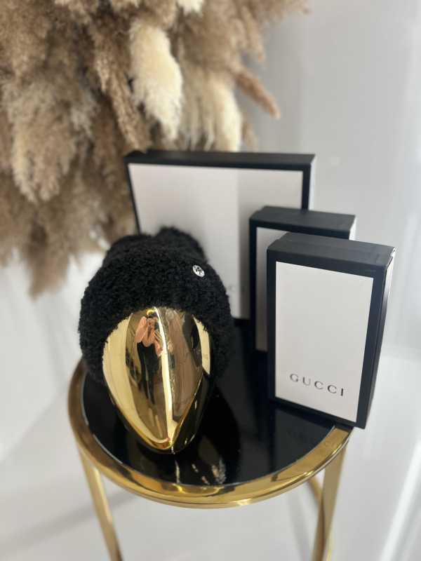 C405 Czapka Damska Zimowa Bukla Czarna