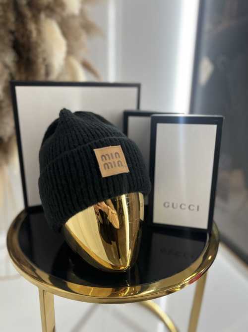 C405 Czapka Damska Zimowa Czarna