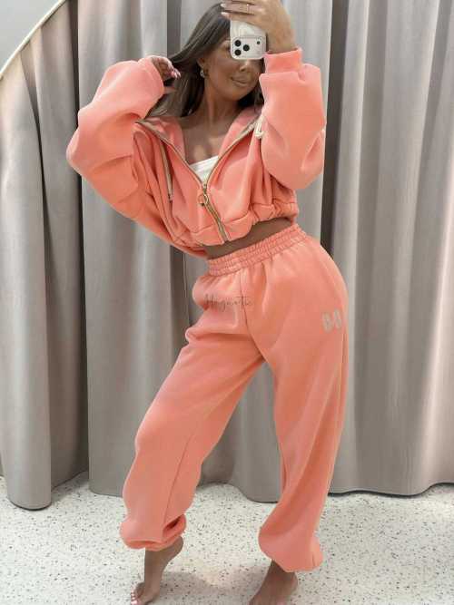 MM858 Komplet Dresowy Airport Mia Maison z Opaską 3w1 Brzoskwiniowy