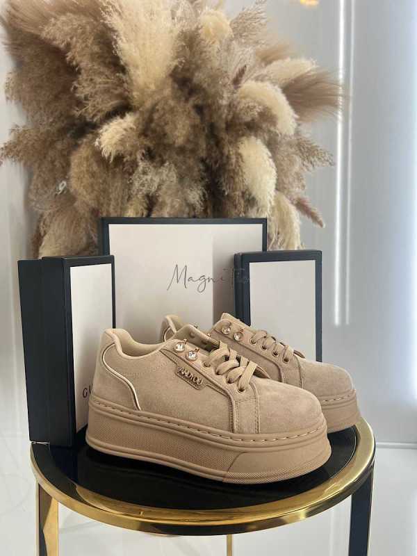 B157 Sneakersy Damskie Beżowe Na Platformie – Modne Buty Sportowe z Cyrkoniami i Złotymi Dodatkami, Ekoskóra Zamszowa