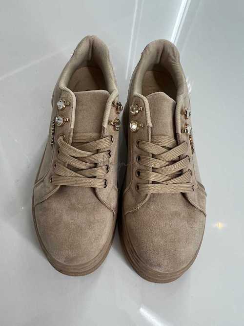 B157 Sneakersy Damskie Beżowe Na Platformie – Modne Buty Sportowe z Cyrkoniami i Złotymi Dodatkami, Ekoskóra Zamszowa