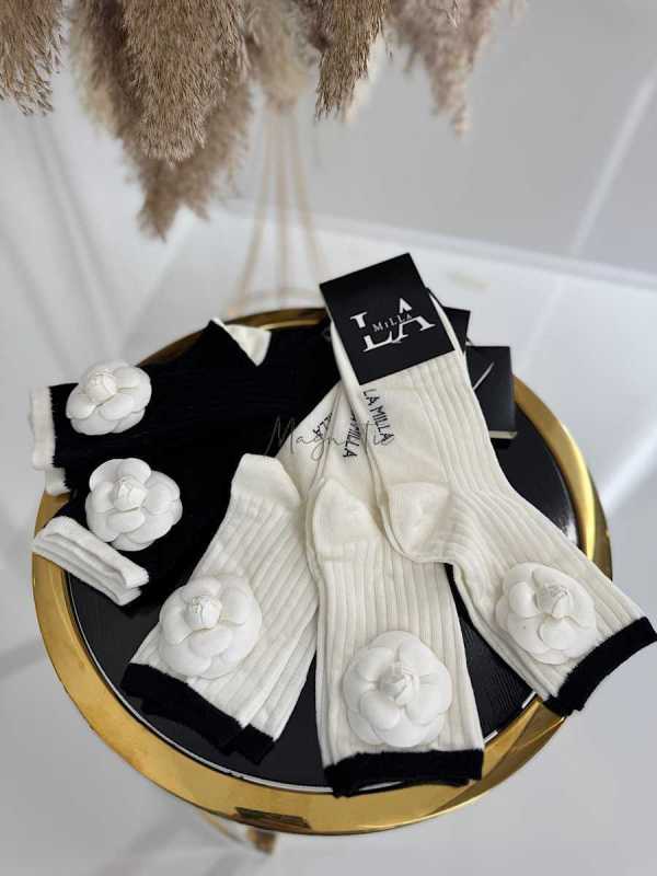 ML950 Skarpetki La Milla Białe z odpinanym kwiatem