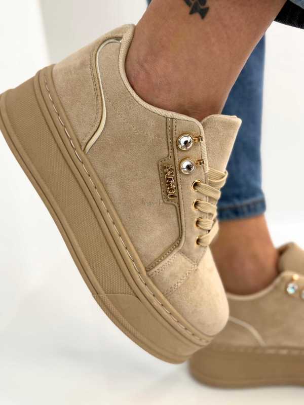 B157 Sneakersy Damskie Beżowe Na Platformie – Modne Buty Sportowe z Cyrkoniami i Złotymi Dodatkami, Ekoskóra Zamszowa