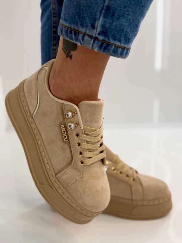 B157 Sneakersy Damskie Beżowe Na Platformie – Modne Buty Sportowe z Cyrkoniami i Złotymi Dodatkami, Ekoskóra Zamszowa