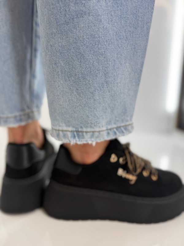 B204 Sneakersy Damskie Na Platformie – Modne Buty Sportowe z Cyrkoniami i Złotymi Dodatkami Ekoskóra Zamszowa Czarne