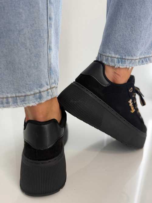 B204 Sneakersy Damskie Na Platformie – Modne Buty Sportowe z Cyrkoniami i Złotymi Dodatkami Ekoskóra Zamszowa Czarne