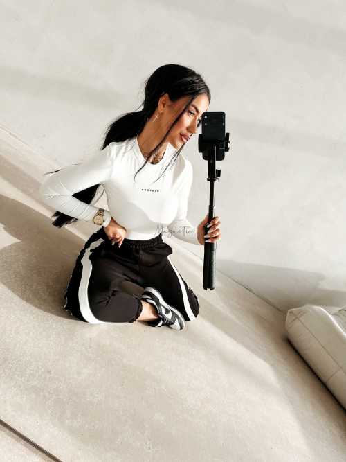 OLV244 Bluzka damska OLAVOGA FERON ecru