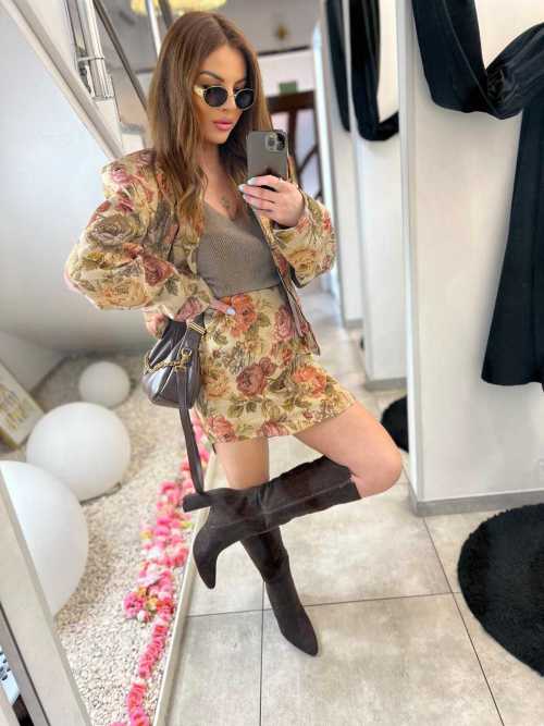 LM237 Spódnica Mini Damska Rosalia Żakard w kwiaty La Milla