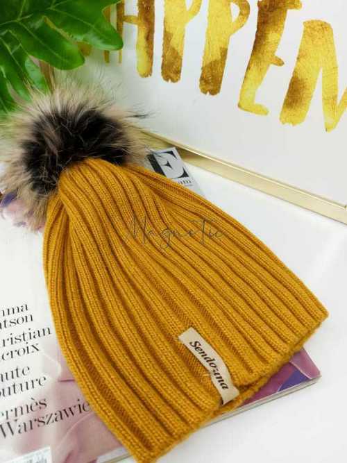 C164 Czapka Musztarda pompon