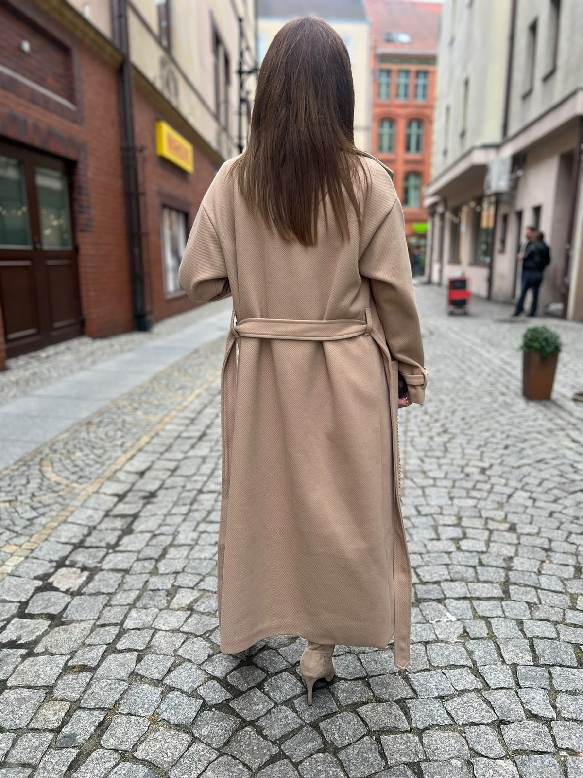 VS179 Długi Płaszcz Przewiszywany w Pasie 50% Wełna Jasny Camel