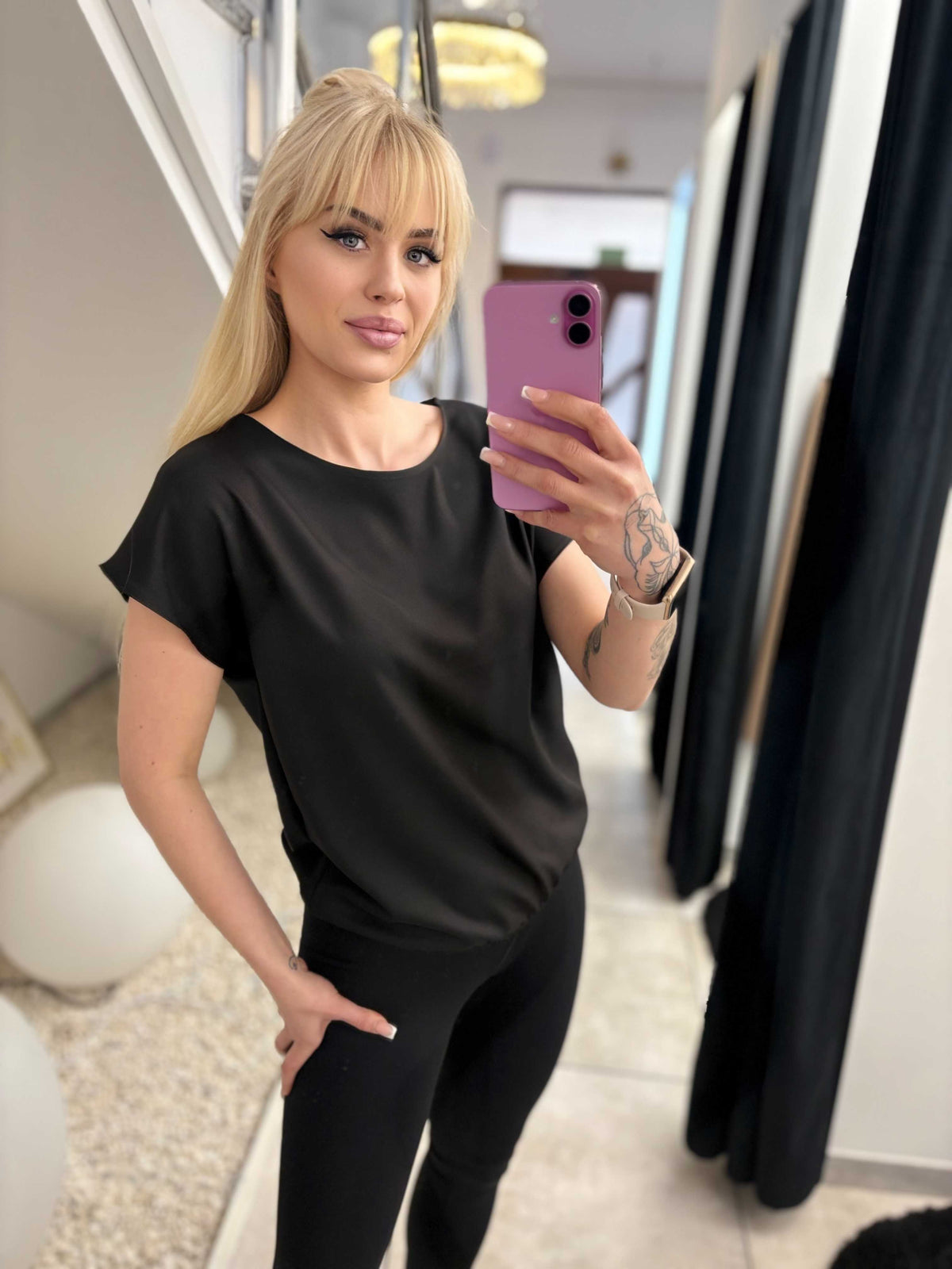 MD292 Elegancka Bluzka z Bawełny z Gumką Czarna