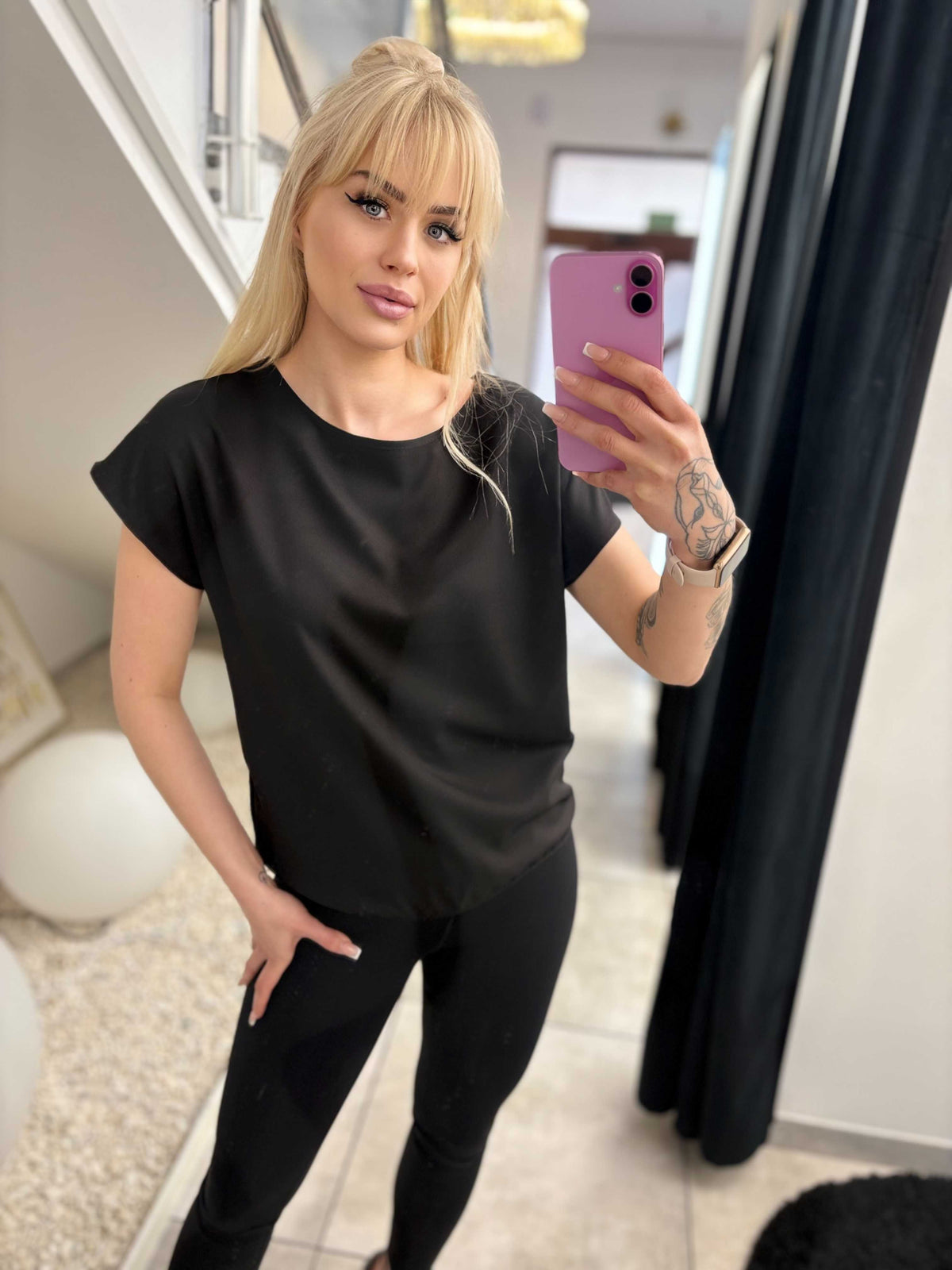 MD292 Elegancka Bluzka z Bawełny z Gumką Czarna