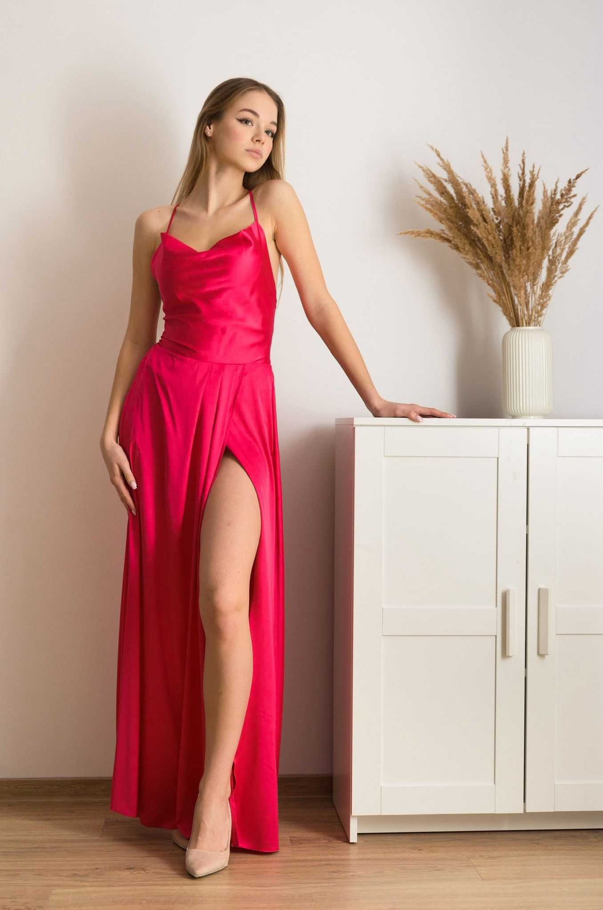 M565 Klasyczna Sukienka na Wesele Maxi Satin Fuksja