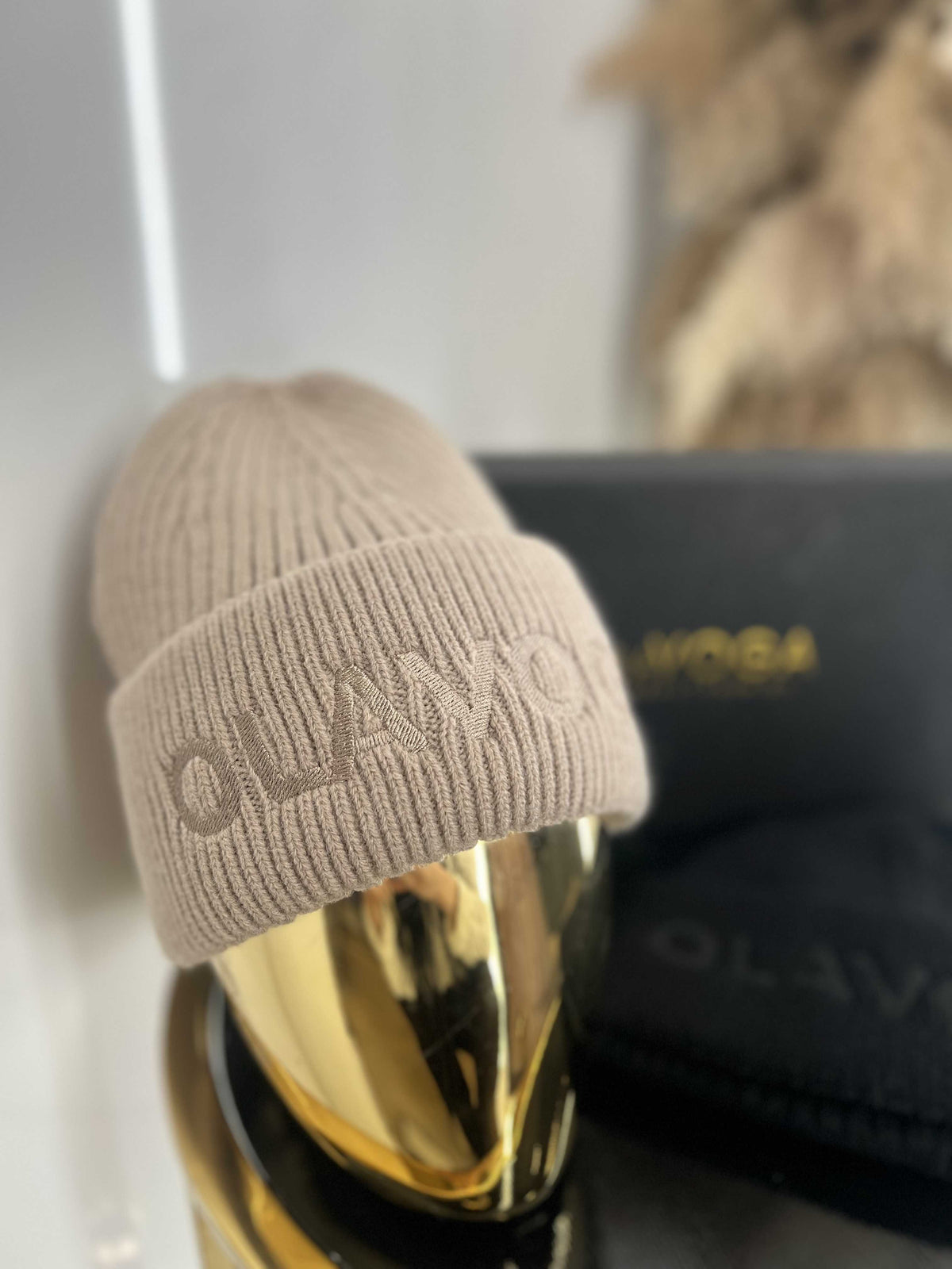 OLV870 Czapka Ciepła Beżowa Ola Voga