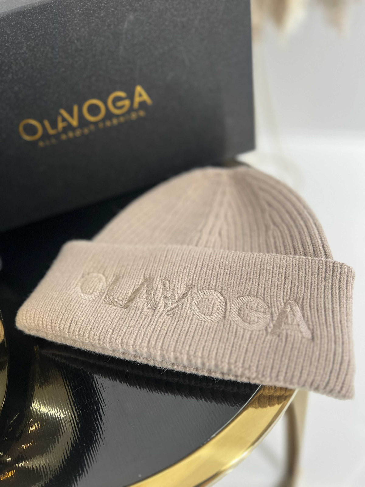 OLV870 Czapka Ciepła Beżowa Ola Voga