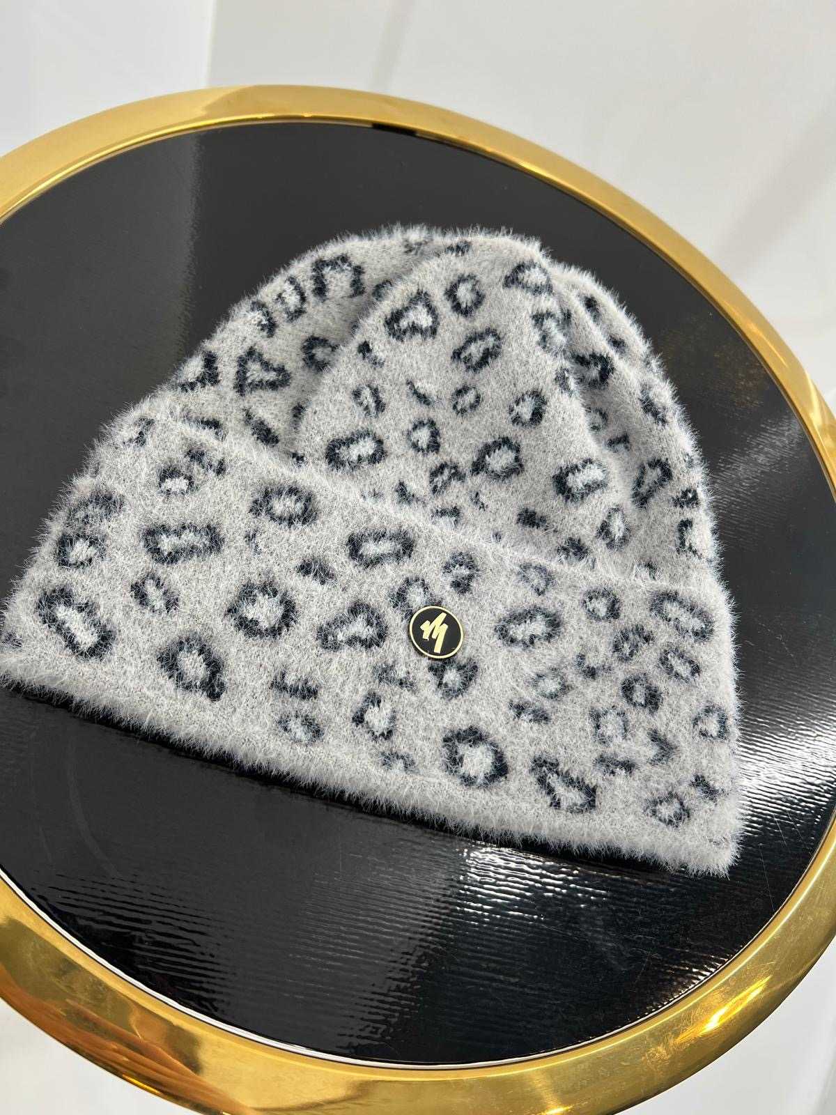 C923 Czapka W Panterkę Szara