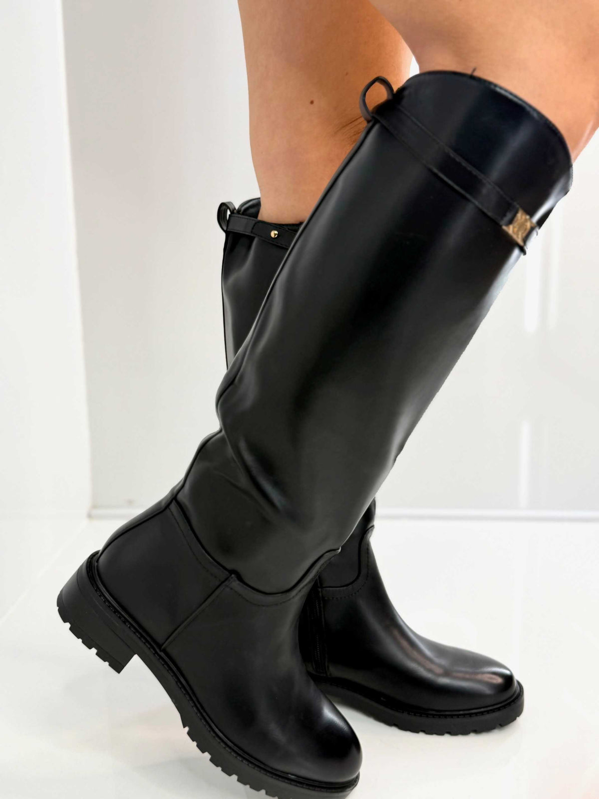 B002 Buty Kozaki Oficerki Damskie Ekoskóra Czarne