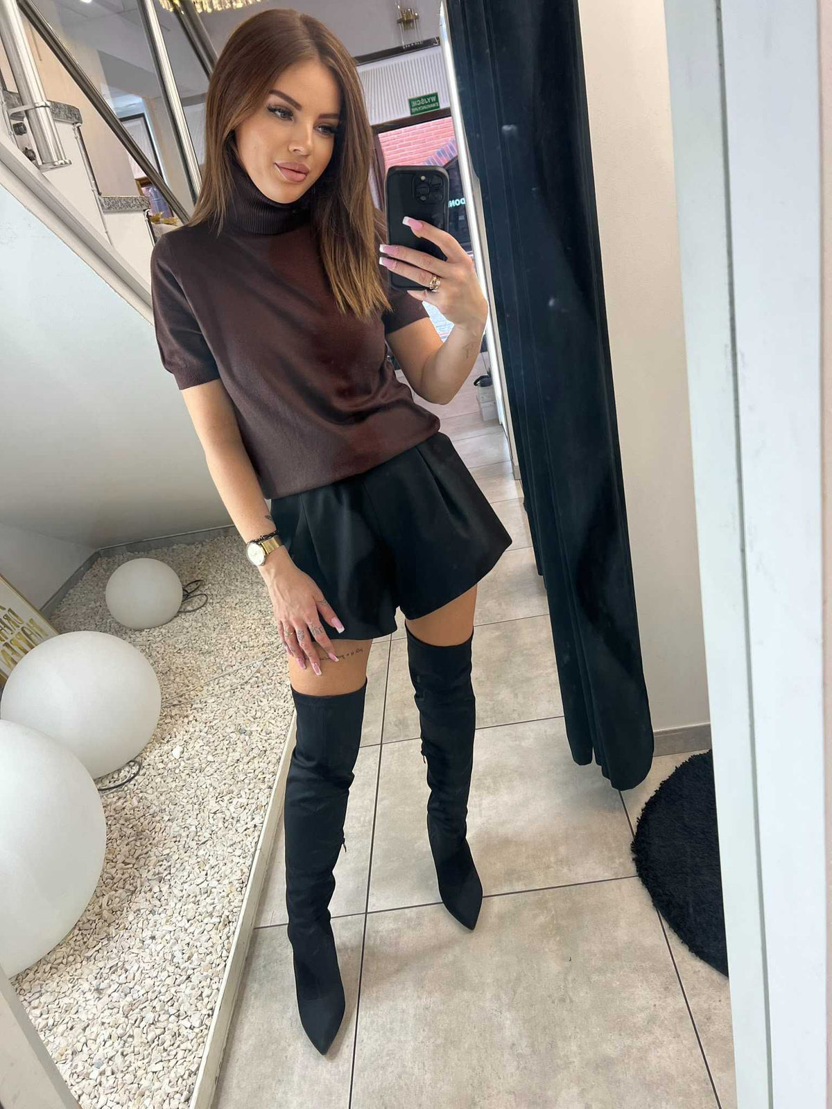 NB606 Sweter Damski z Gofem Wiskoza Krótki Rękaw Brązowy