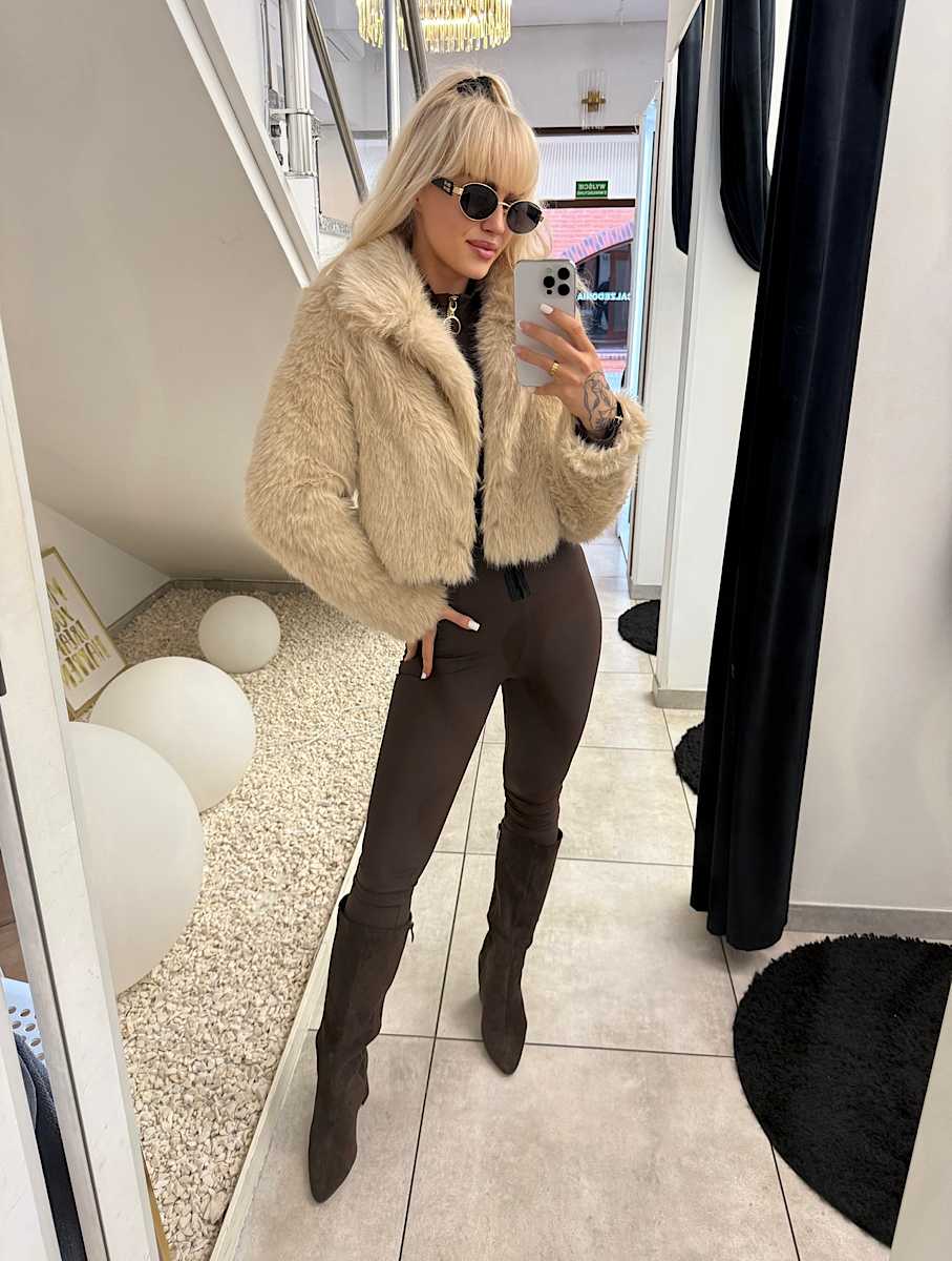 DM753 Eleganckie Krótkie Futerko Beżowe