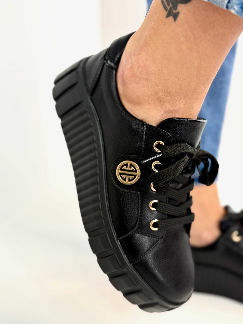 B685 Buty Sneakersy Damskie Premium Skóra Naturalna Czarne na Platformie