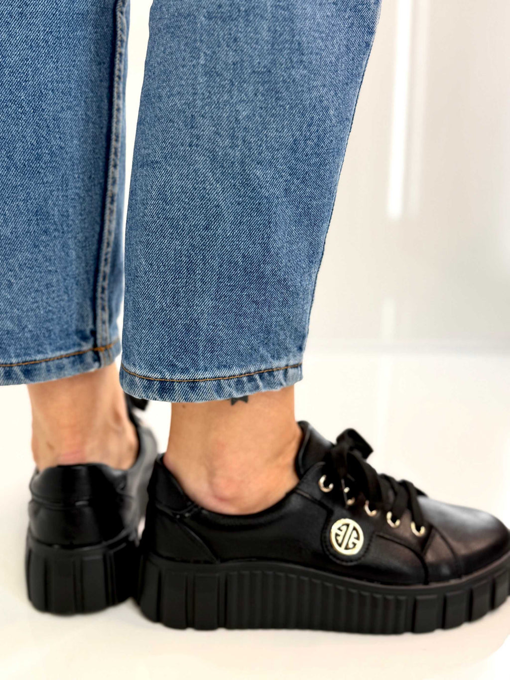 B685 Buty Sneakersy Damskie Premium Skóra Naturalna Czarne na Platformie