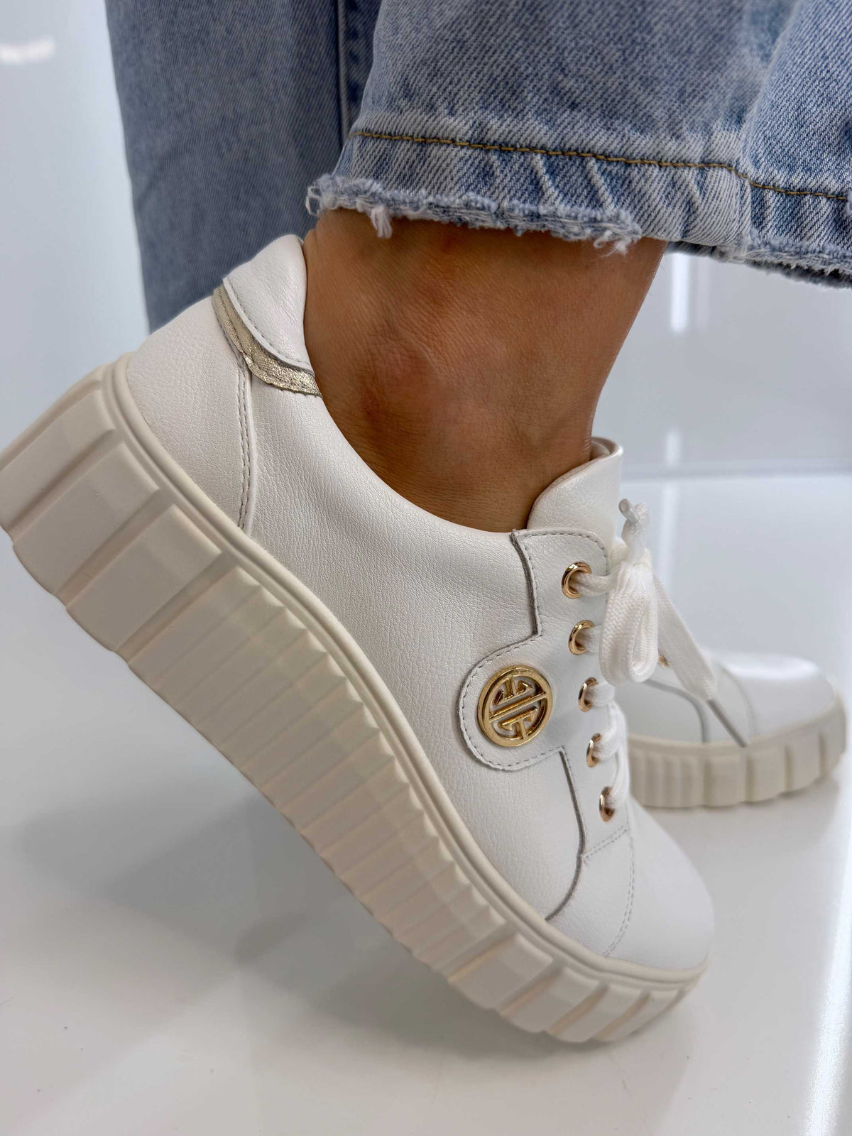 B685 Buty Sneakersy Damskie Premium Skóra Naturalna Białe na Platformie