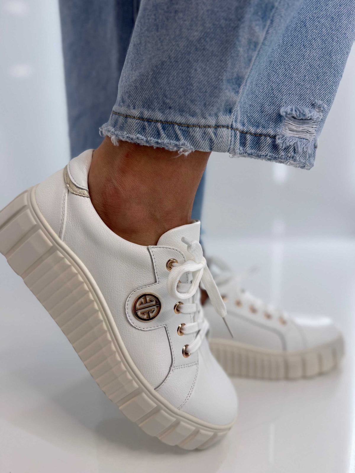 B685 Buty Sneakersy Damskie Premium Skóra Naturalna Białe na Platformie