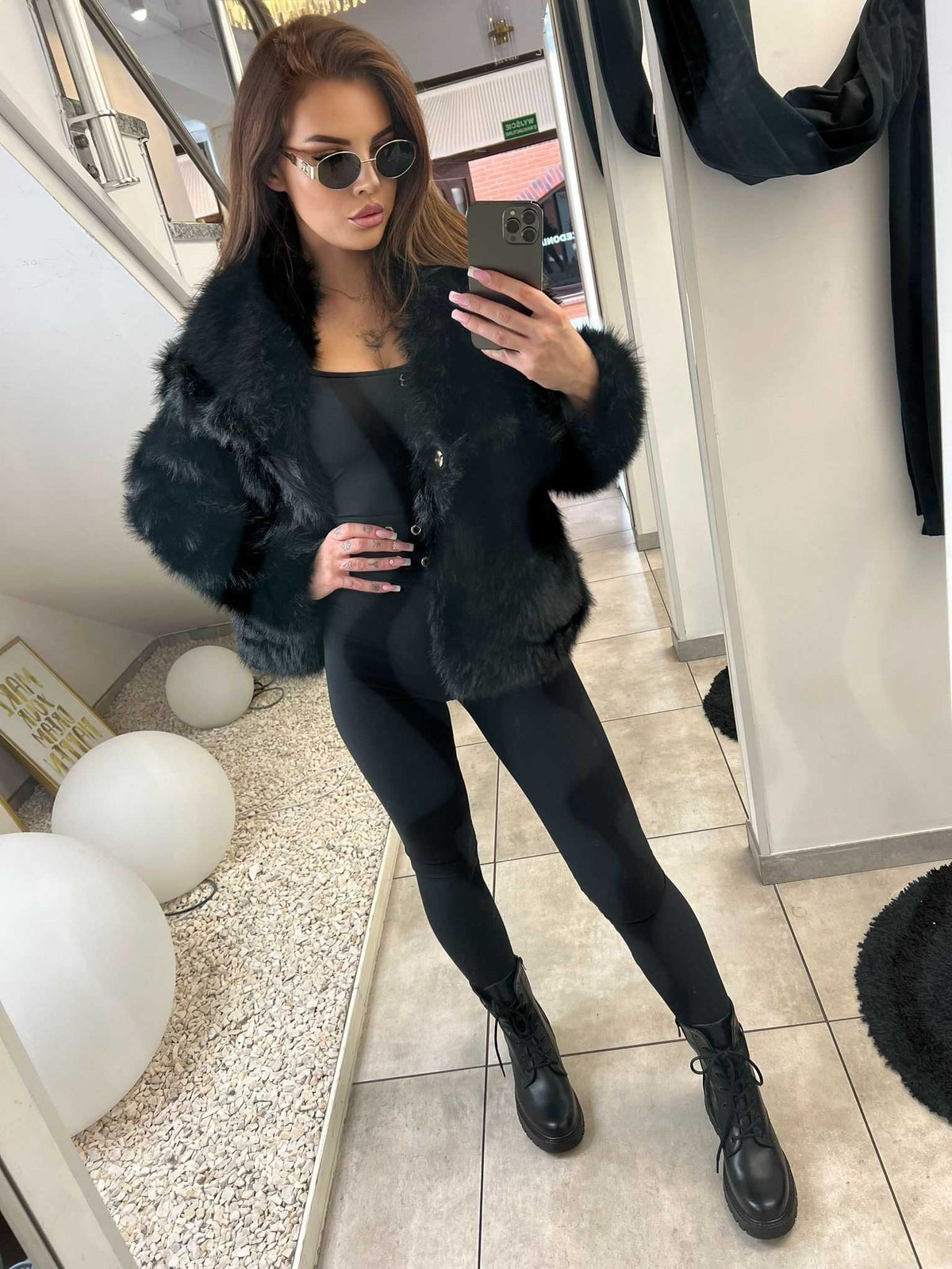 DM670 Eleganckie Futerko Damskie z Kołnierzem Czarne