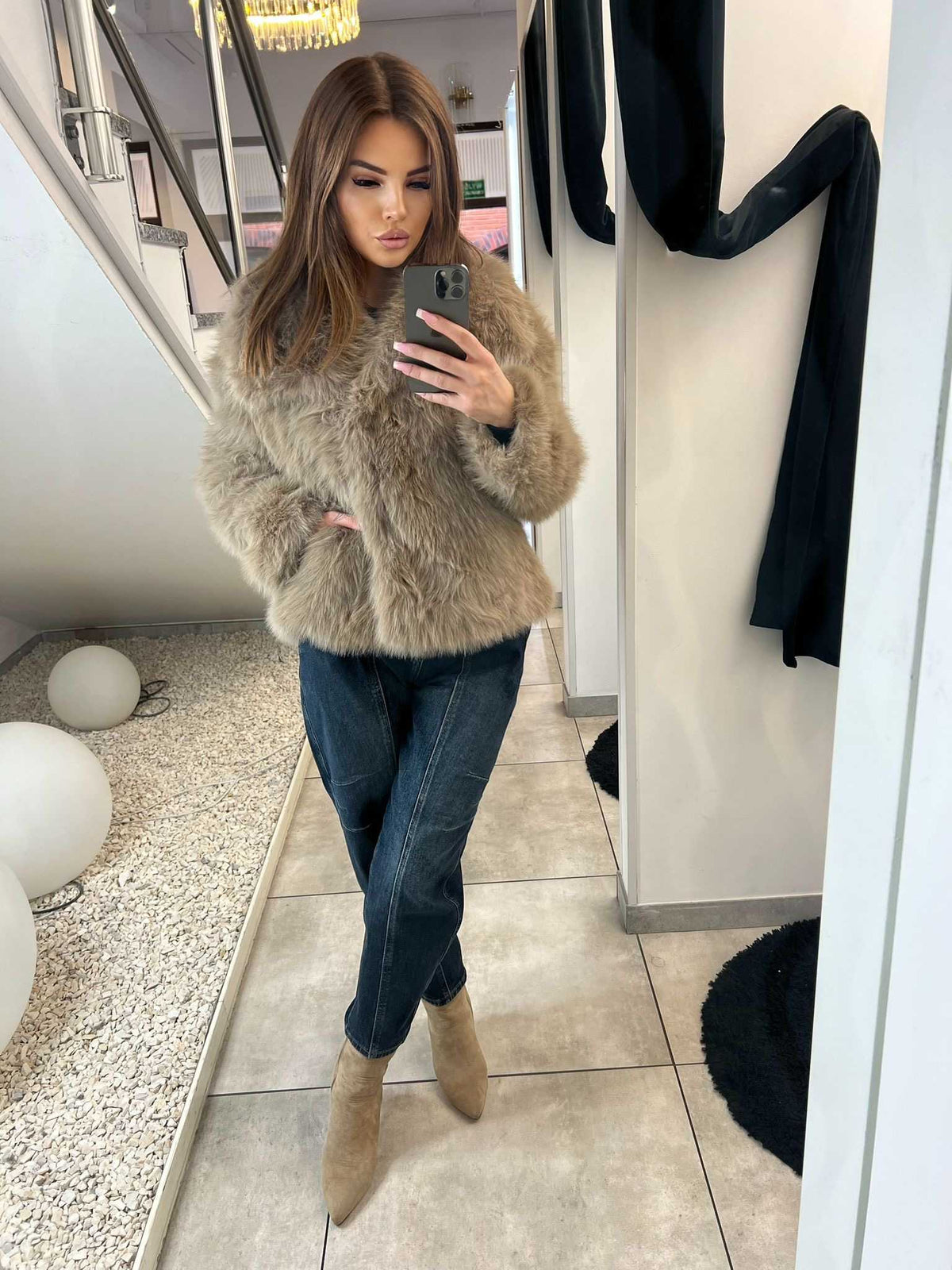 DM670 Eleganckie Futerko Damskie z Kołnierzem Ciemny Beż Fango