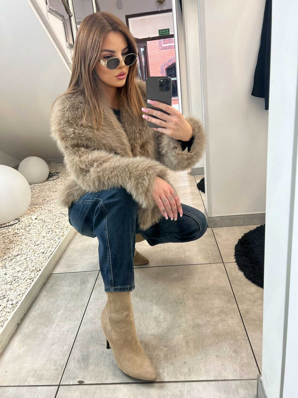 DM670 Eleganckie Futerko Damskie z Kołnierzem Ciemny Beż Fango