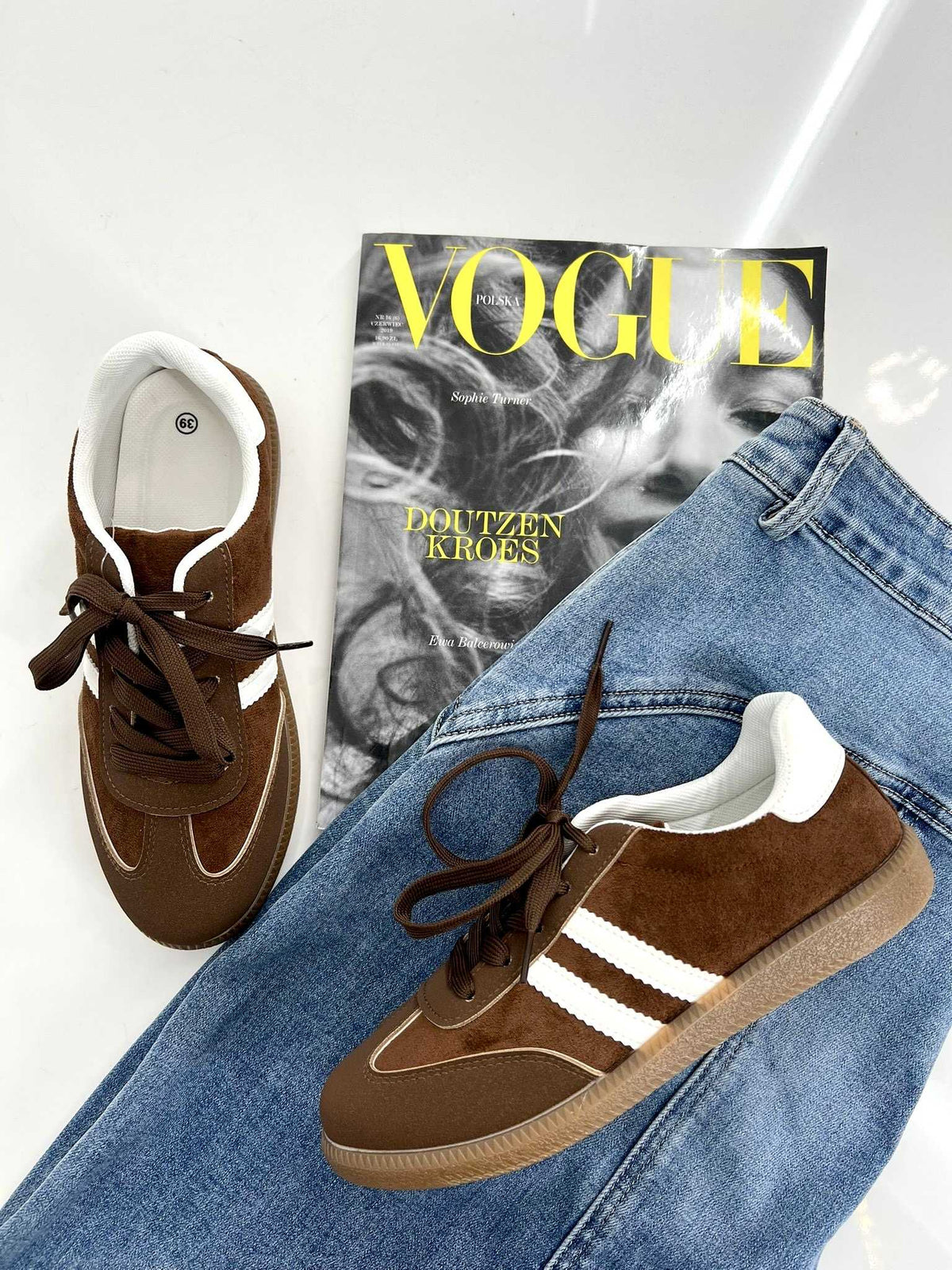 B687 Buty Sneakersy Trampki Damskie Zamszowe Brązowe + Białe Paski