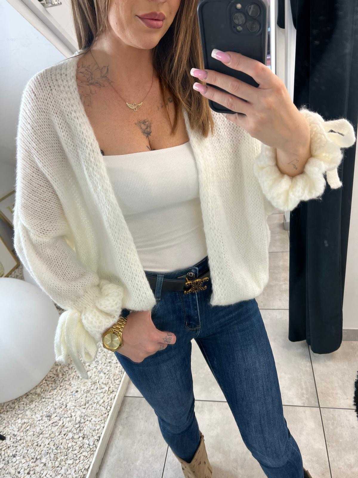 SW148 Sweter Kardigan Damski Oversize Rękawy Falbanki Biały